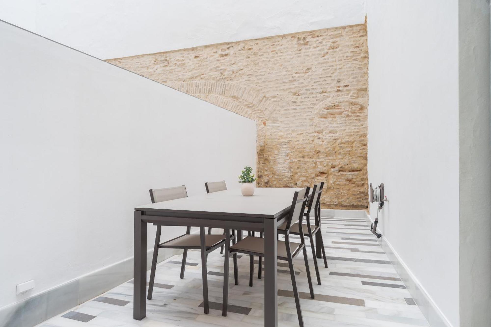 New Design Apartment - Private Patio - Gallos 2 Севиля Екстериор снимка