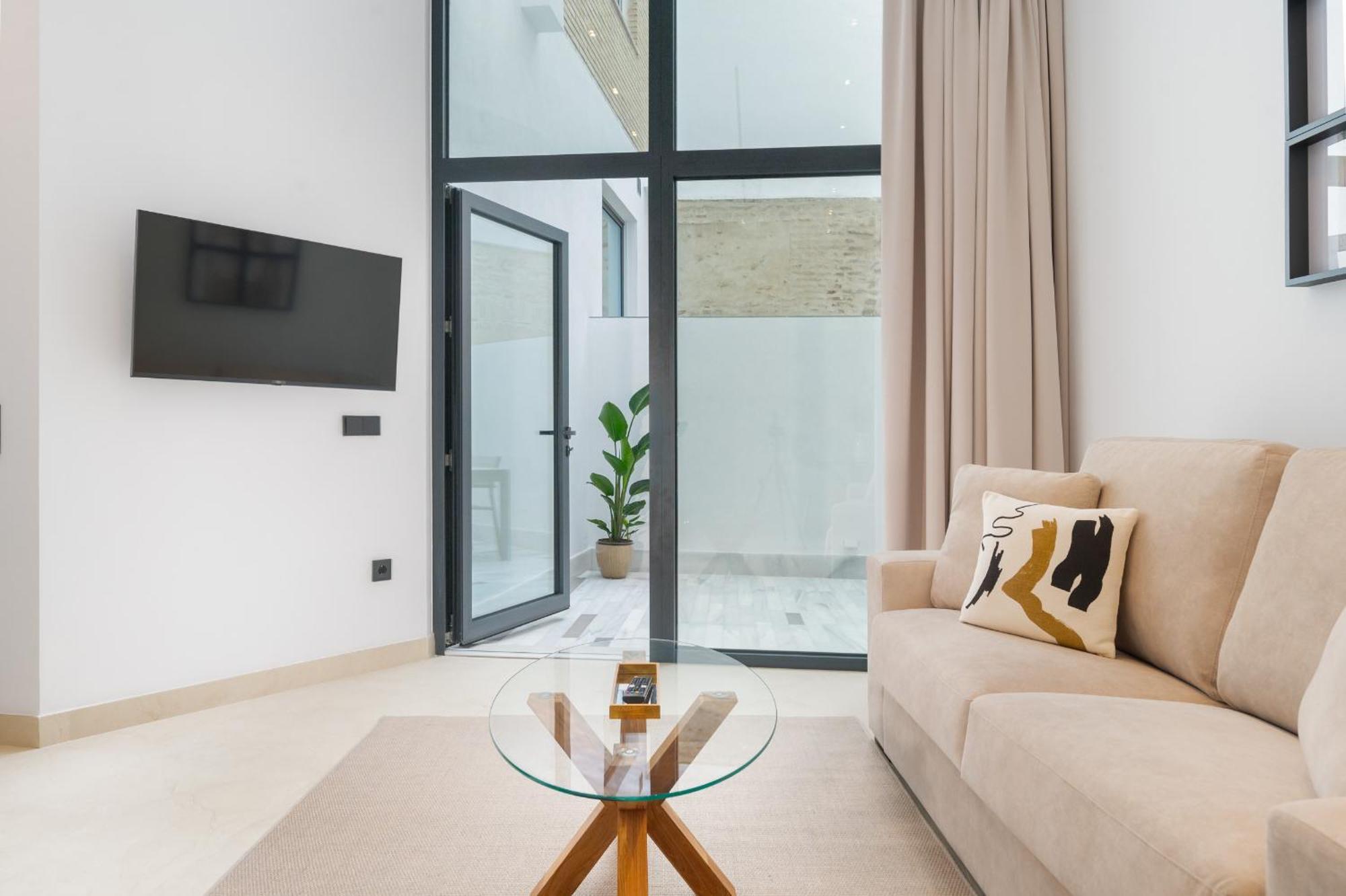New Design Apartment - Private Patio - Gallos 2 Севиля Екстериор снимка