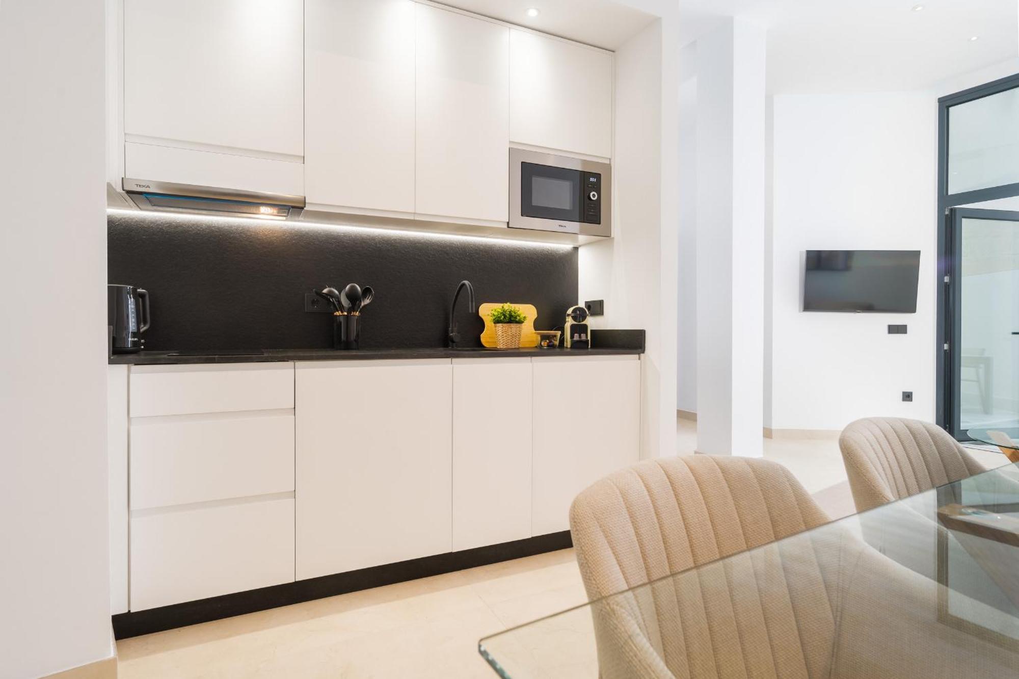 New Design Apartment - Private Patio - Gallos 2 Севиля Екстериор снимка